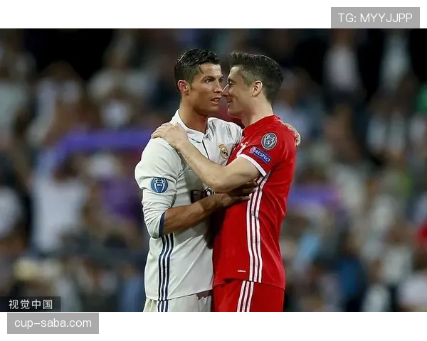 伊布与莱万：从单点爆破到体系融合的终结者进化路径